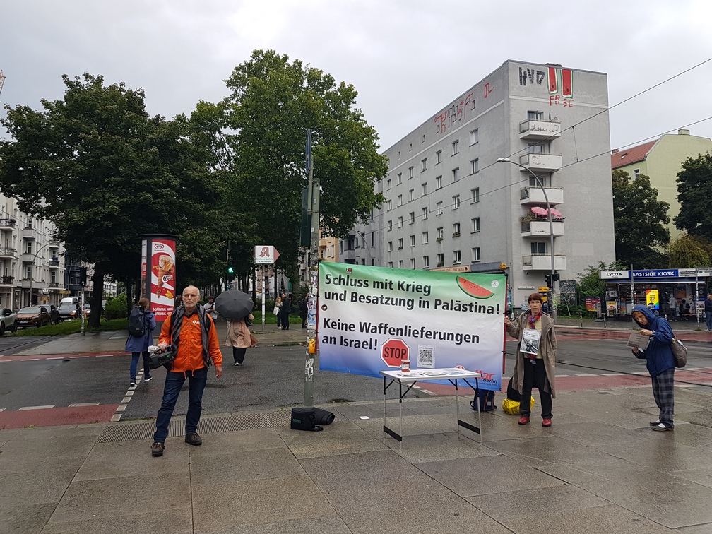 20250723_attac-berlin-ag-guk-infostand.jpg 20250723_attac-berlin-ag-guk-infostand.jpg